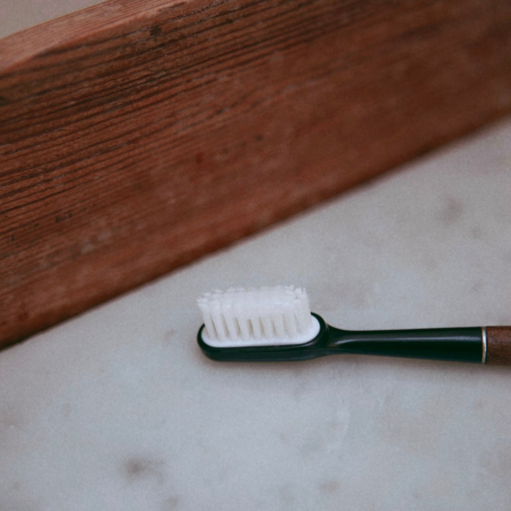 La brosse à dents en bois medium